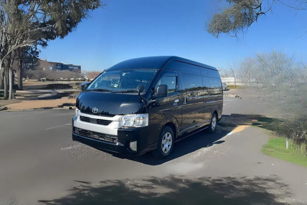 sewa hiace commuter termurah di jakarta