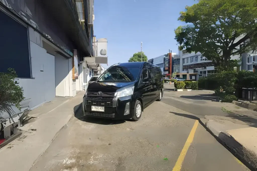 sewa hiace jakarta