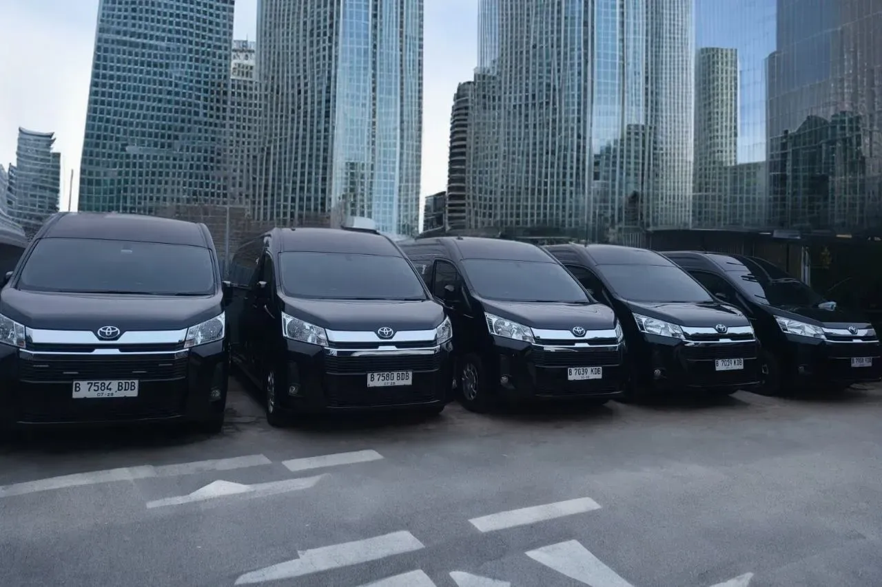 sewa hiace premio jakarta trans