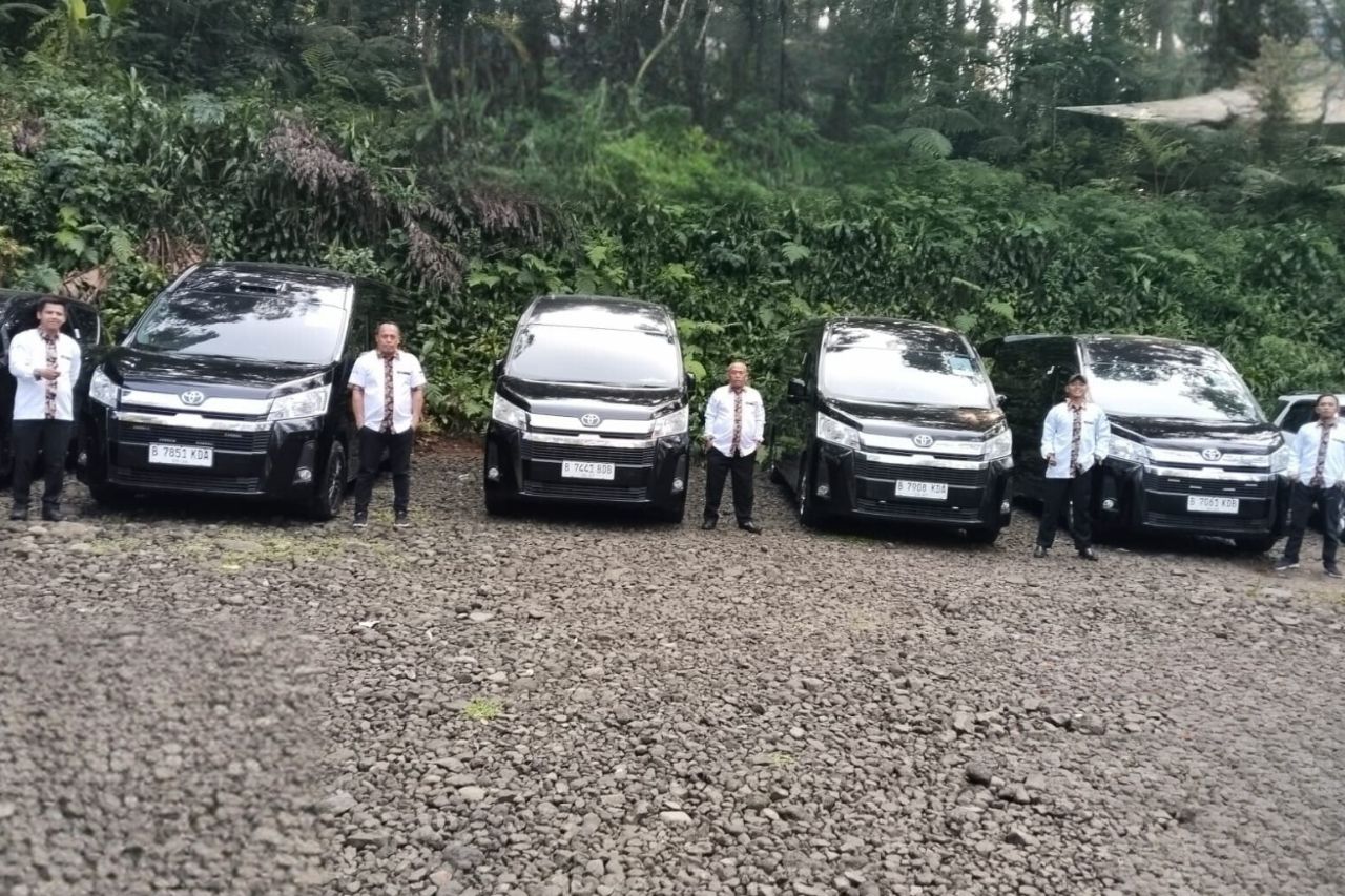 sewa hiace stasuin whoosh jakarta trans