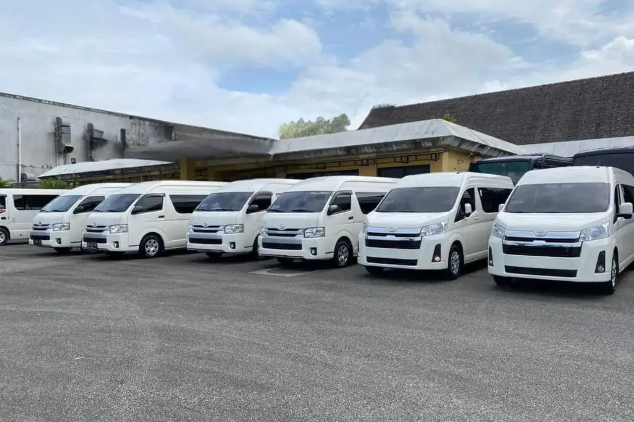 sewa hiace terpercaya