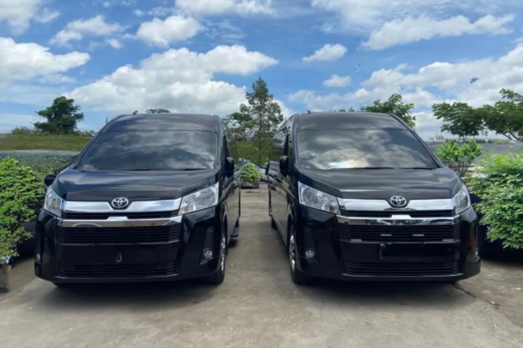 Sewa Hiace Premio Sewa Hiace Premio